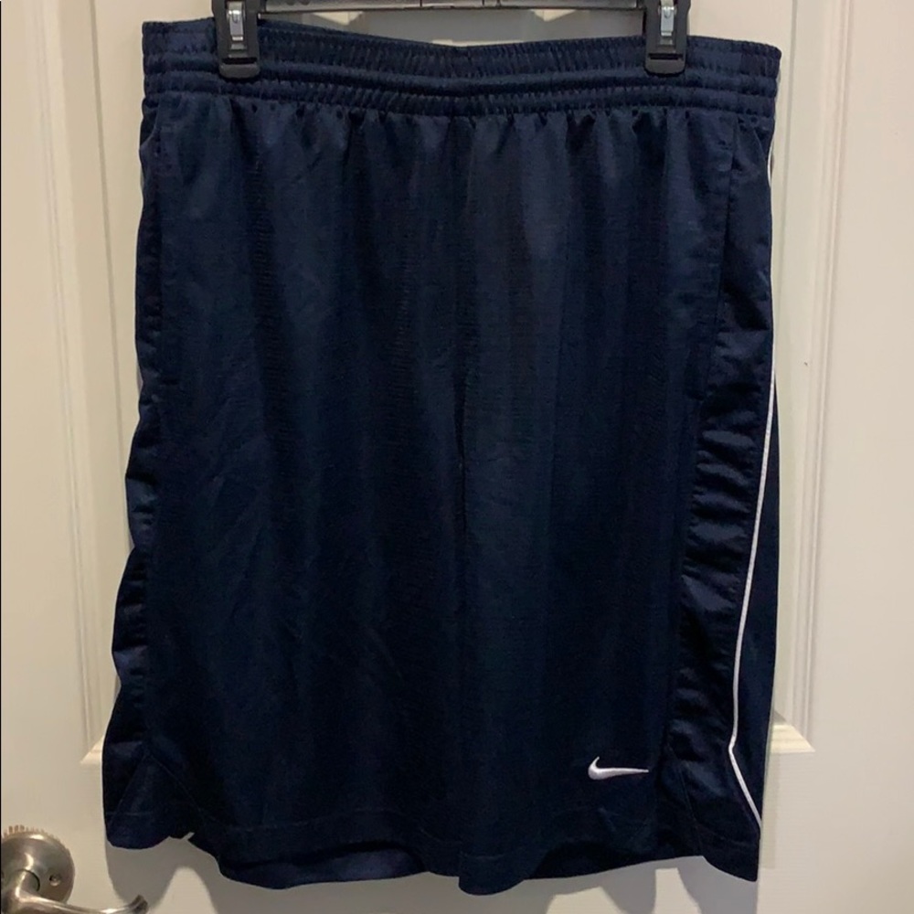 NIKE ATHLETIC SHORTS
